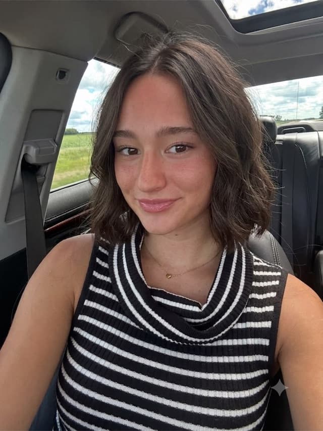 Selfie restyled with a new haircut in Flik